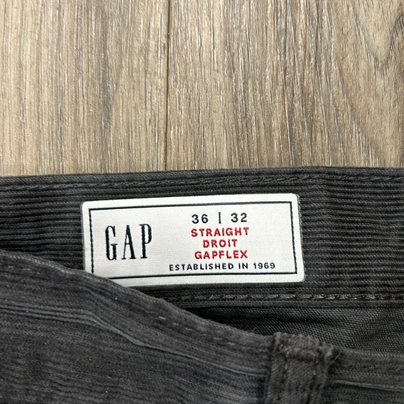 Gap cords. Straight fit. 36x32. Barely worn. - Picture 3 of 7